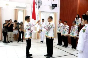 Bupati Pulang Pisau Mengukuhkan Pengurus LPPD Kabupaten Pulang Pisau